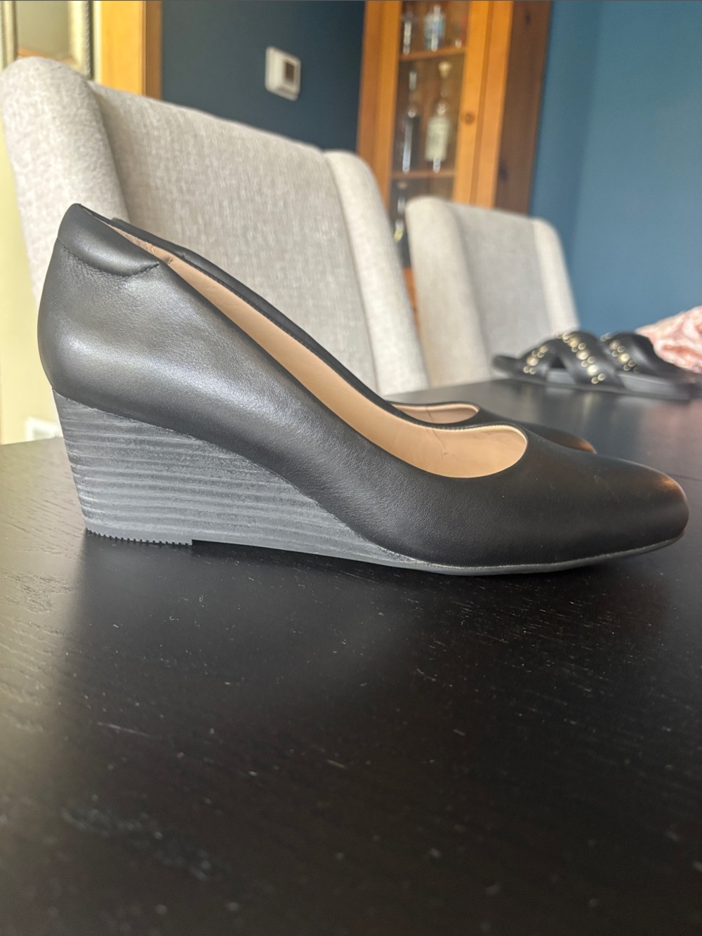 Black Women’s Classic Round-Toe Wedges - Picture 4 of 4